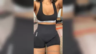 Oh honey aka dollyypocket onlyfans Naughty brunette shows off the charms