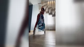 Lova aka lovalova onlyfans Cute brown-haired woman performs double fuck