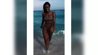 Bria Myles aka realbriamyles onlyfans Stunning lady striking in her beauty