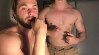 hot8pack01 chaturbate  massages the clitoris in the car