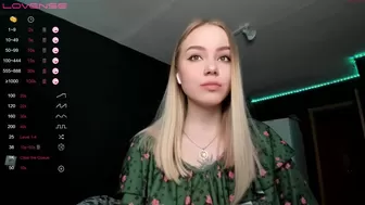 ur_sweet_lily chaturbate  fucking big dildo