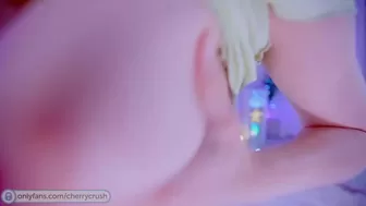 cherrycrush chaturbate Sultry woman fiercely jerks her pussy