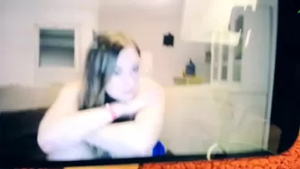x_lily_x chaturbate Busty beauty demonstrates tattooed body