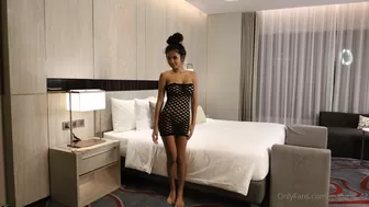 manirat_42 onlyfans Busty babe masturbates her penis
