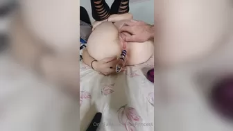 littlemrsp onlyfans Tattooed cursy caresses big tits