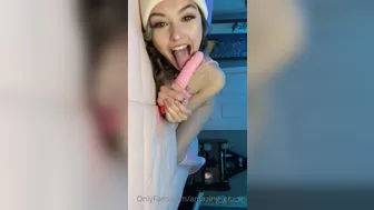 amazing_grace onlyfans Busty bitch caresses shaved cunt