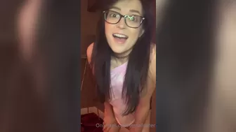 tessafowler onlyfans Hot beast sticks fingers in wet holes