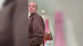 Jenna Lee aka jennaleexxx onlyfans Skinny bitch straddled phallus