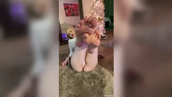 LaynaBoo aka Layna Boo aka laynaaboo onlyfans Naughty brunette is petting natural tits