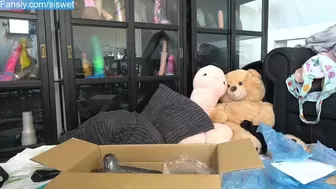Siswet19 chaturbate Beautiful Shmara plays with sex toy