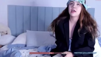 jillikins chaturbate Tasty babe fucks her anus