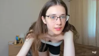 willa_williams chaturbate Vicious bitch pulls vagina with fingers