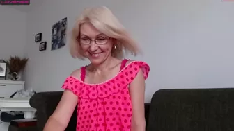 jasmin18v chaturbate The girl in stockings mandrazz hand
