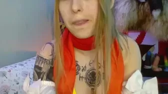 arwen_datnoid chaturbate  caresses the clitoris under the table