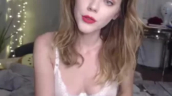 orayoung chaturbate  mother teases clit