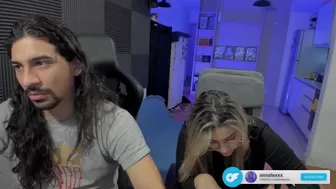 kkandcc chaturbate Marvelous Babe shows off a gorgeous bosom