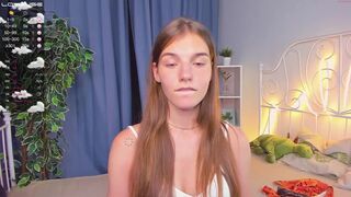 lily_lovelyy chaturbate Gorgeous bitches lick wet pussies