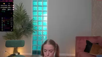 lili_01 chaturbate Naughty trash screeches like a bitch on a mate during vaginal masturbation
