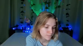 helenchristensen chaturbate Beautiful model caresses big tits