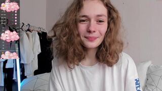 mxxnsxsul chaturbate Beautiful chick shows small shapes