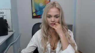 leila_il chaturbate  cheeky youngster