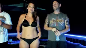 whaaaaaaaat chaturbate Hot lady caresses big tits