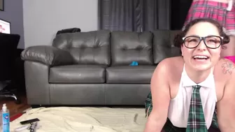 slavebc chaturbate Naked draws on the wall