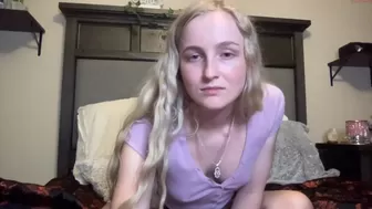 peachezzs chaturbate Expressive swell performs crazy dance