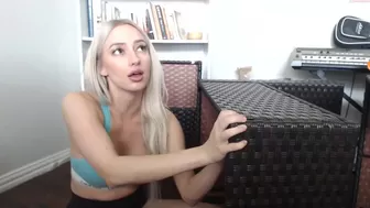 miss_bee chaturbate  handjob lying on the bed