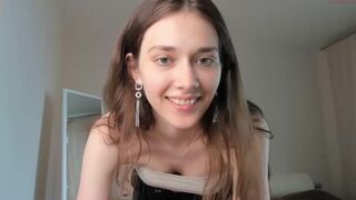 willa_williams chaturbate Cute chick pulls up her dress
