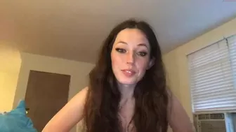 kinder_buen_oh Naked babe puts sisyadry