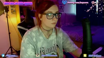 lsqueen Sweet girl playing with dildos