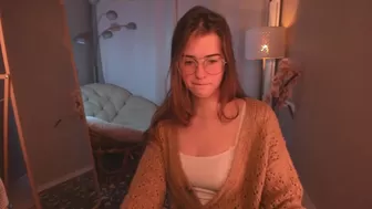 Zlata_Luna 18 year old girl dreams of 10;000 tokens
