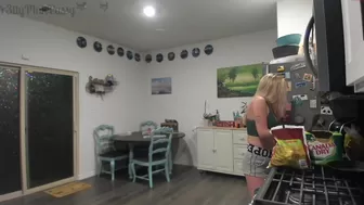 pr3ttyp1nkpussy Openwork babe turns with juicy tits