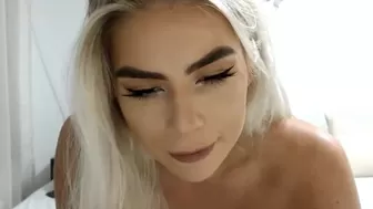 kissofacobra Cutie kralia fucks vagina hard