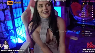catjira Cute lady shows natural tits