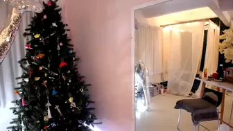 gingermfc The obstinate queen pulls the cap