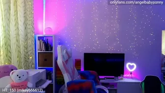 sunnytv Black-haired ghoul seduces with her graceful body