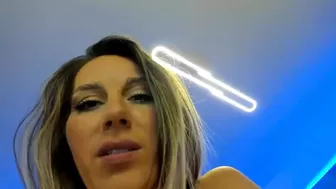 anookiss Busty young lady jumping on a strap