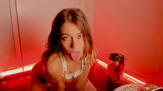 naomidee Cute krala gets naked and jerks off