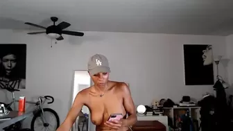 frankiiy_ Naughty slut fucking with sex machine