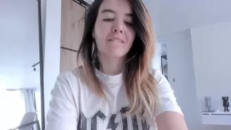 lauravega  curvy bitch moans sweetly