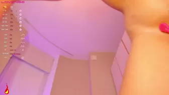 noora-nee Elite slut jerks off dildo