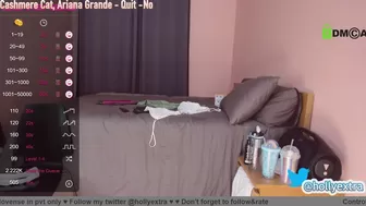 hollyextra Depraved shows off her big lips