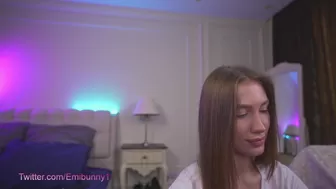 emilia98xxx Gorgeous curva shows beautiful tits