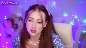GloriaElmers Cute bitch fucks point with her finger