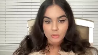 giaislovely Gripping nipple masturbates wet wrap