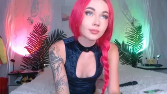 sarah_pink Gorgeous slut seduces with big shapes