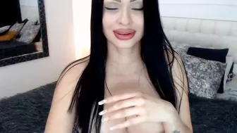 pamelas_ Shameless bitch brings herself to orgasm