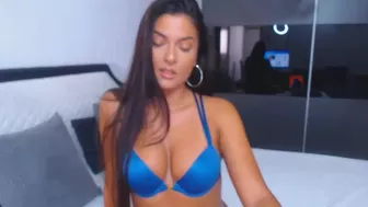 angelbaby__ Dark haired babe masturbates pussy with vibrator